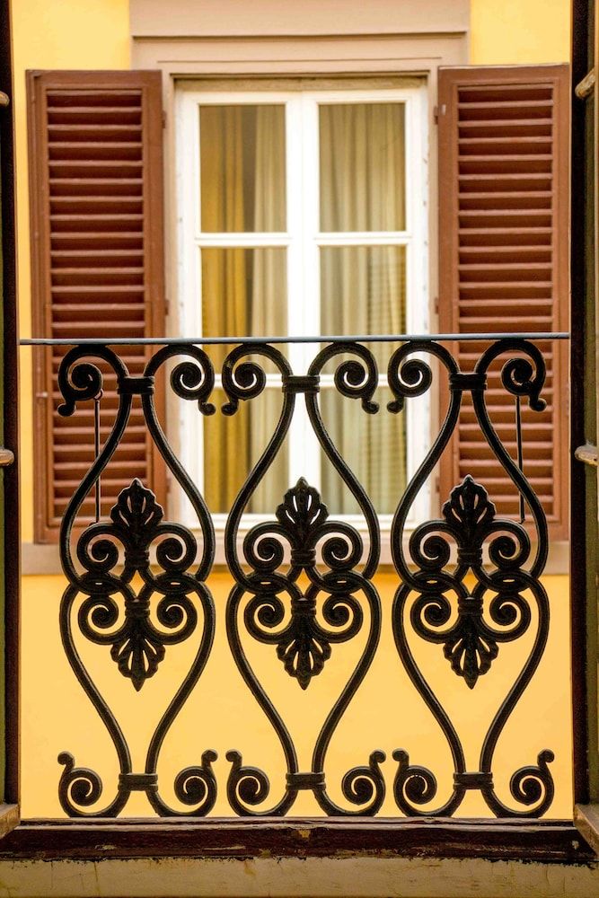 Spacious 4BD Apt Near the Duomo Apartment, 4 Bedrooms 18