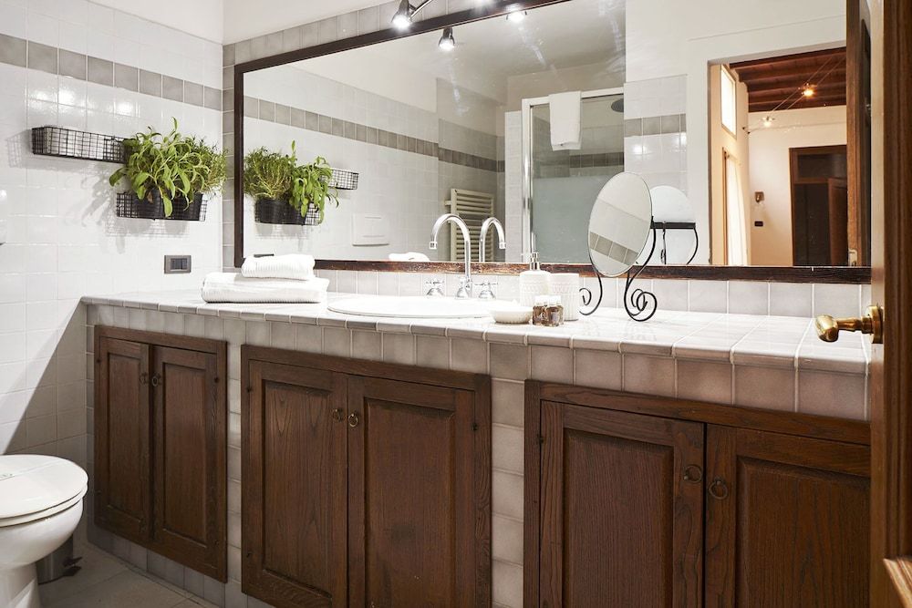 A Few Steps to The Duomo Majestic 5BD Apt Apartment, 5 Bedrooms 20