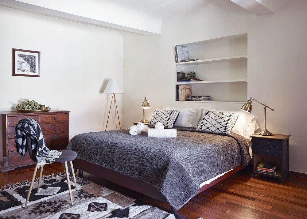 undefined Palace with balcony View to Pitti Palace and the Duomo 4