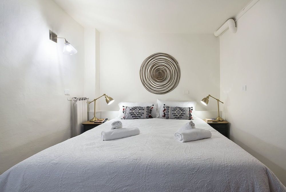 undefined Palace with balcony View to Pitti Palace and the Duomo 8