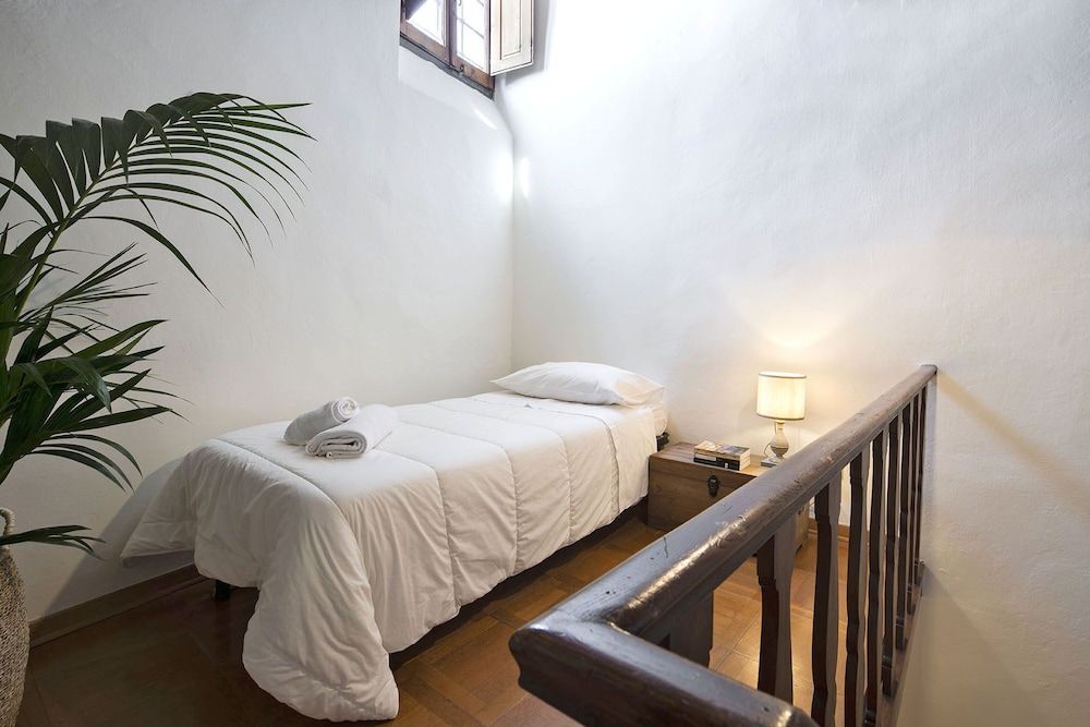 undefined Palace with balcony View to Pitti Palace and the Duomo 6