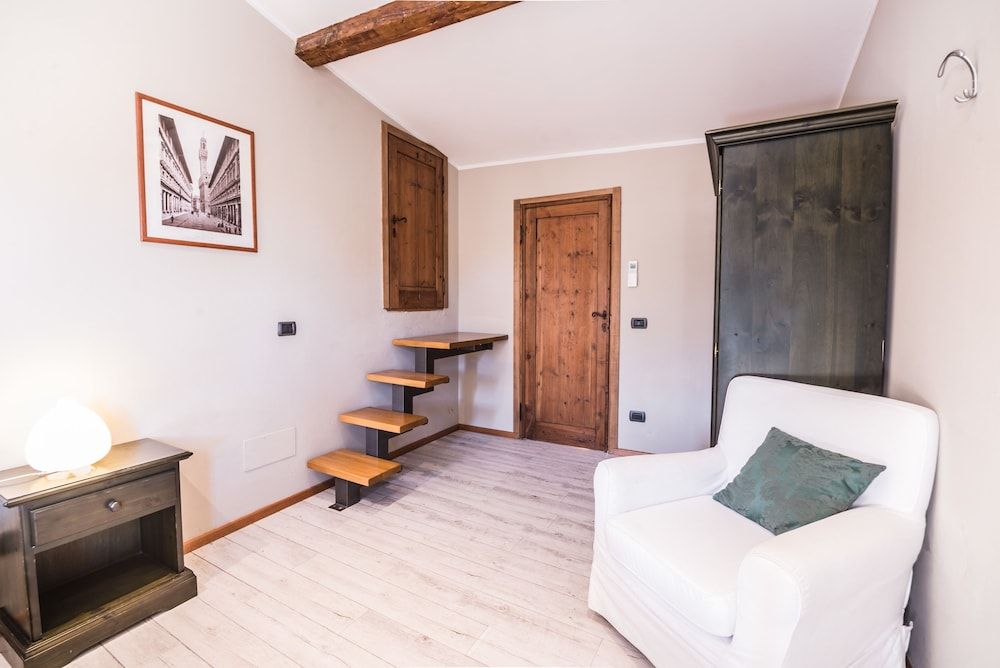 A Few Steps to The Duomo Elegant 2BD Apt Apartment, 2 Bedrooms 20