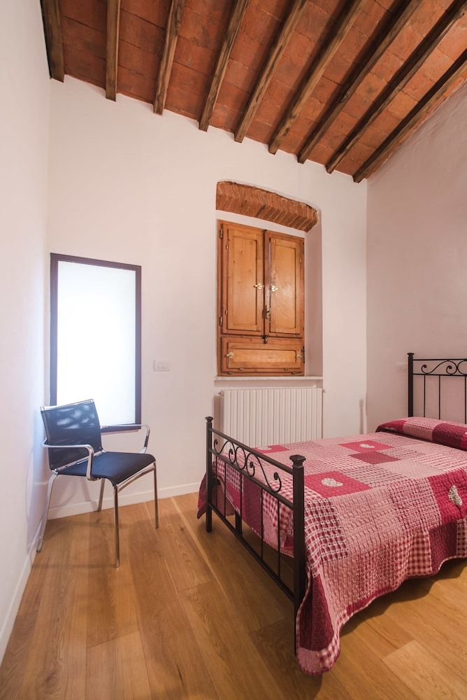 undefined Central Location in Florence Inviting 3BD Apt 9