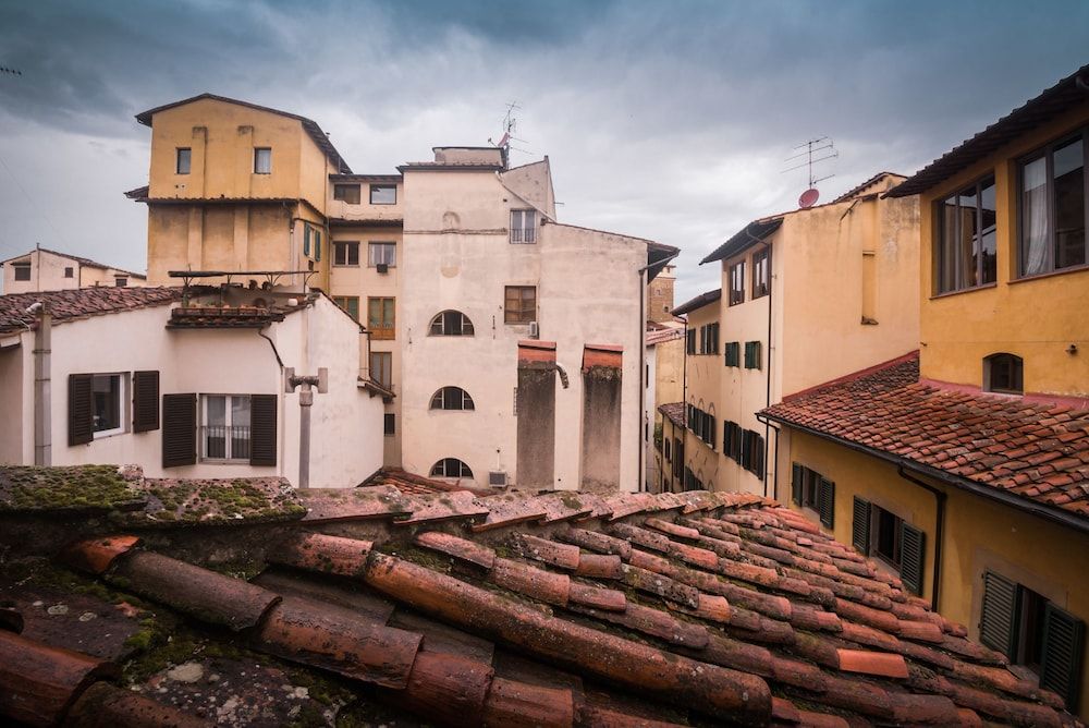 undefined Central Location in Florence Inviting 3BD Apt 3