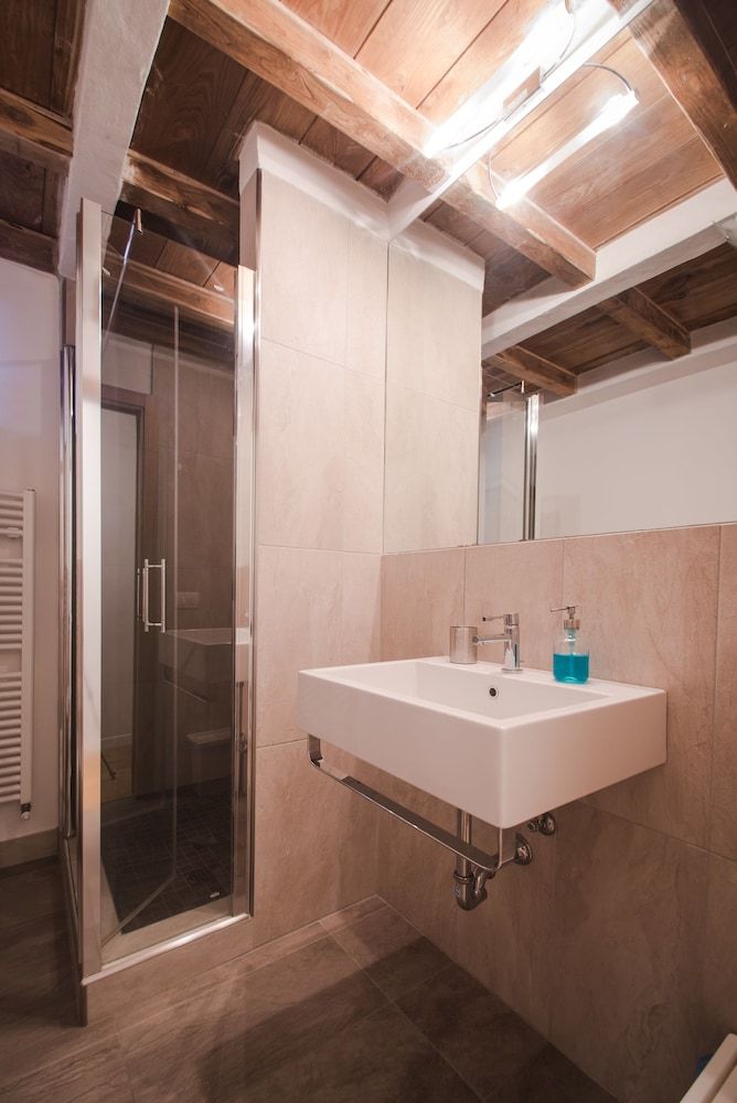 Central Location in Florence Inviting 3BD Apt Apartment, 3 Bedrooms 13