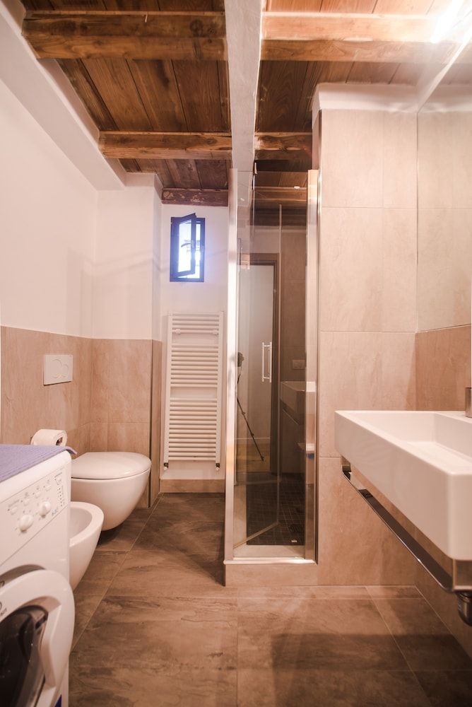 Central Location in Florence Inviting 3BD Apt Apartment, 3 Bedrooms 12