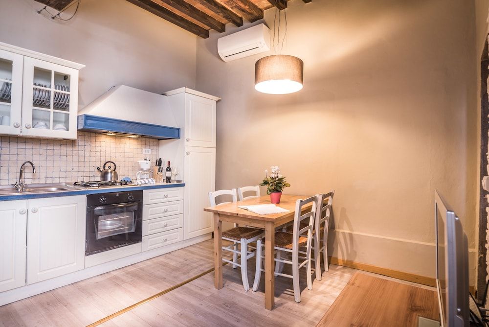 A Few Steps to The Duomo Enchanting 2BD Apt Apartment, 2 Bedrooms 15