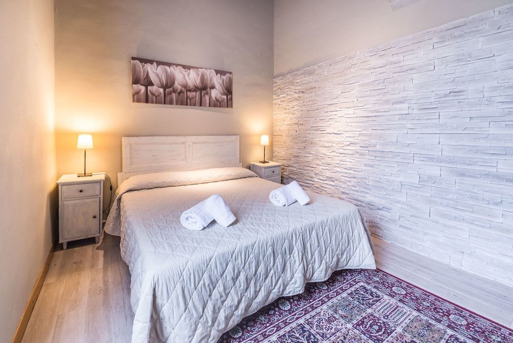 undefined A Few Steps to The Duomo Enchanting 2BD Apt 4