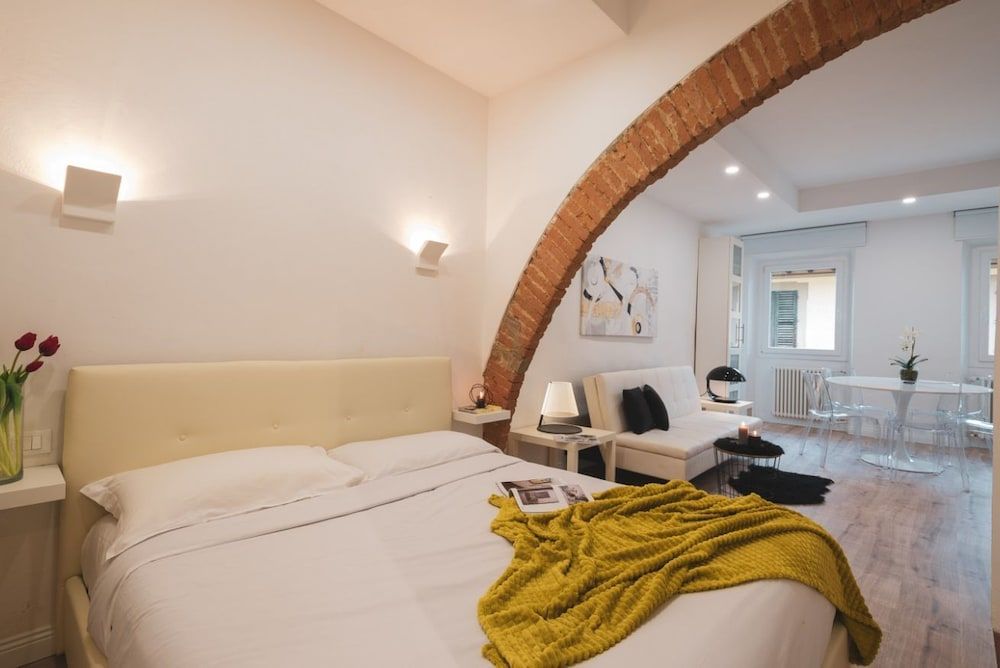 undefined Charming Fossi 3