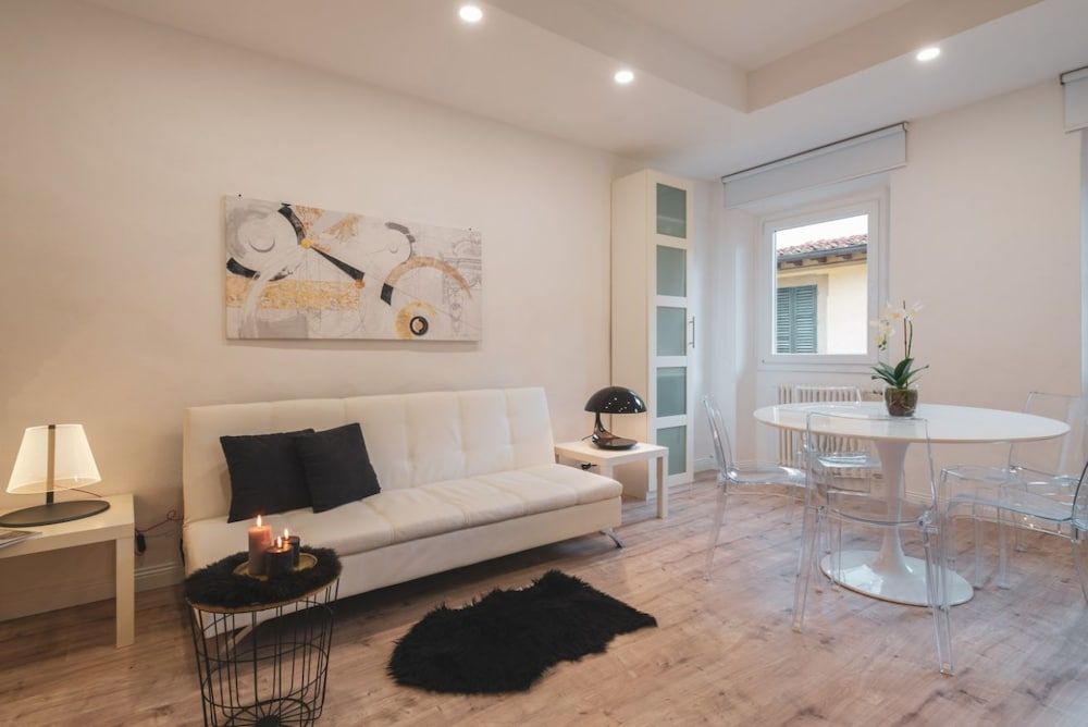 Charming Fossi Studio 13