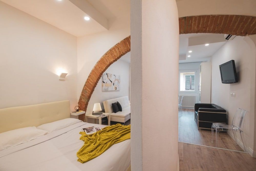 undefined Charming Fossi 5