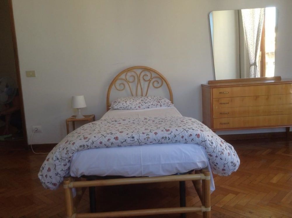 undefined Felicità 8