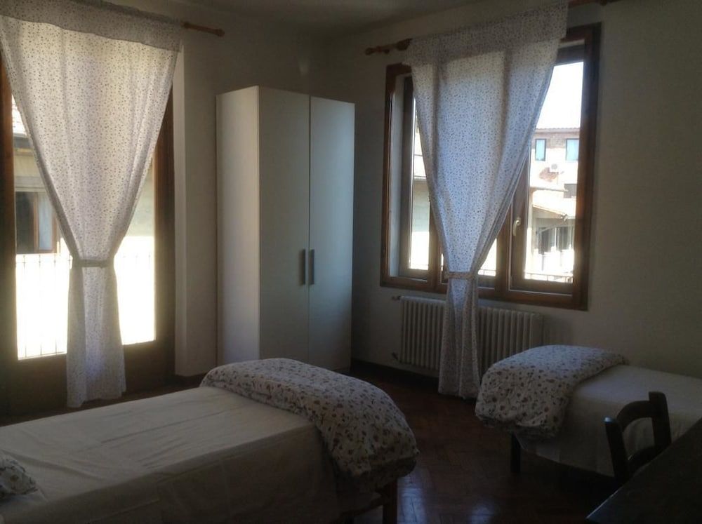 undefined Felicità 7