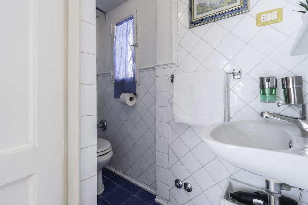 Wine Apartments Florence Prugnolo Romantic Apartment, 1 Bedroom 16