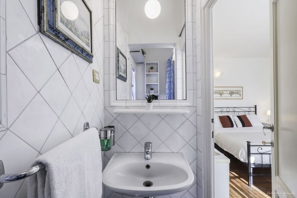 Wine Apartments Florence Prugnolo Romantic Apartment, 1 Bedroom 19