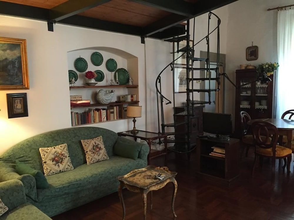 undefined Ghibellina 65 At Medici 10