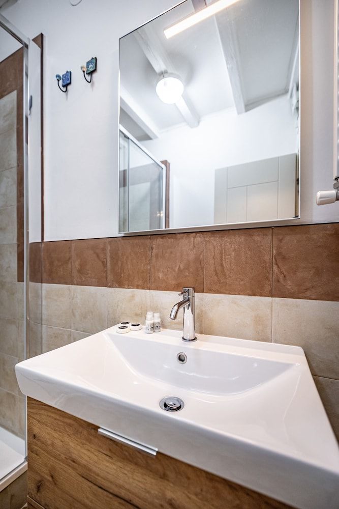 Flospirit - Viola Apartment, 2 Bedrooms, City View 25