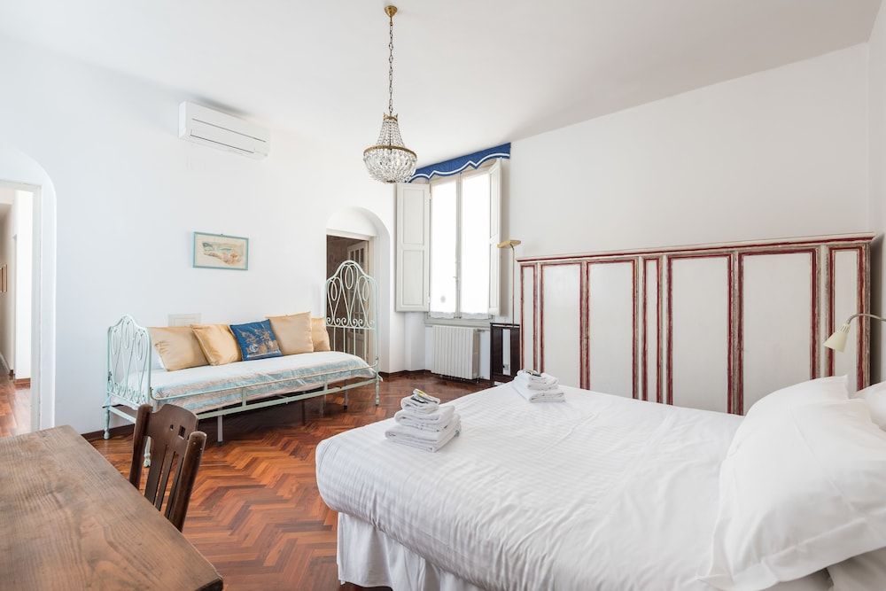 Leopolda Dream Beautiful Apartment Sleeps 5 Duplex, 2 Bedrooms 12