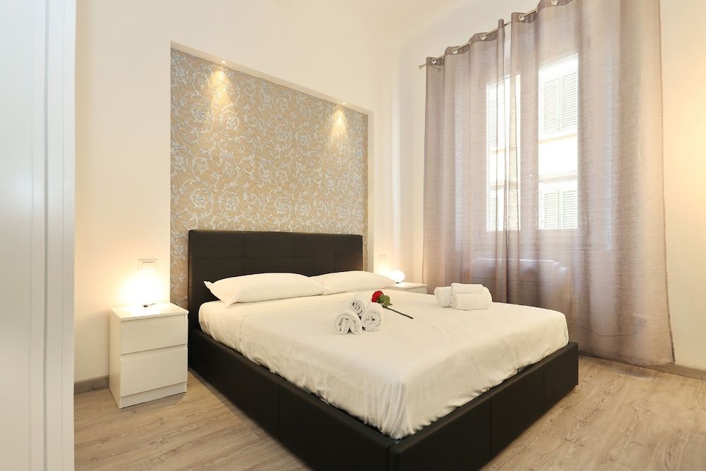 undefined Cristina Suite 5