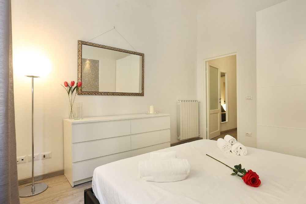 undefined Cristina Suite 7