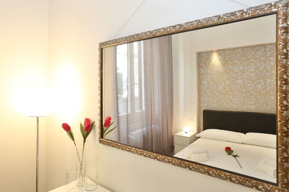 undefined Cristina Suite 6