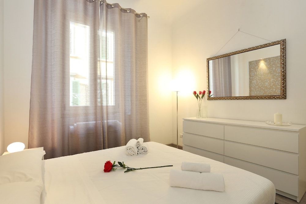 undefined Cristina Suite 8