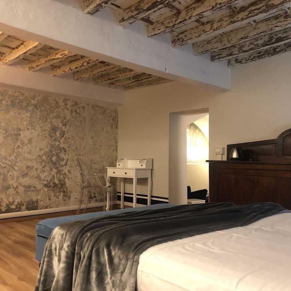 undefined Vecchietti Mezzanino 6