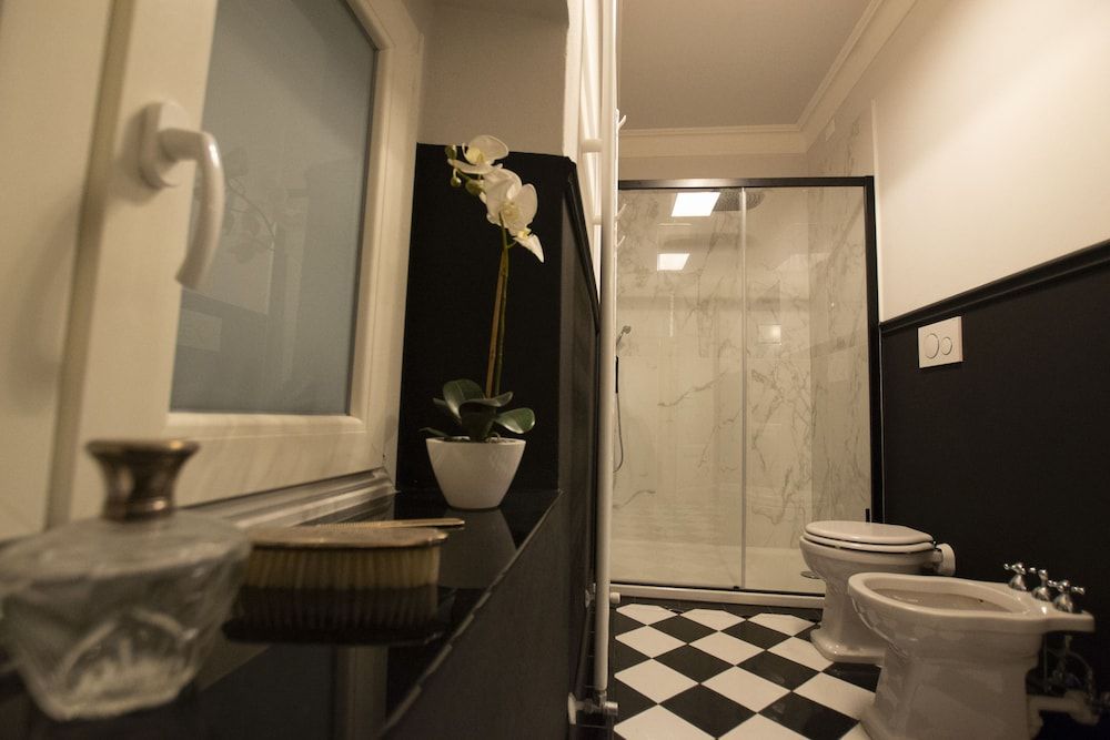 undefined Flora Historical Luxury House 5