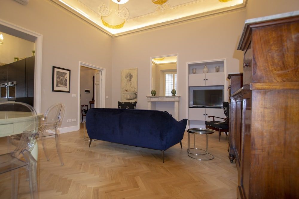 undefined Flora Historical Luxury House 10