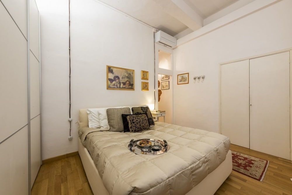 undefined Charming Santo Spirito