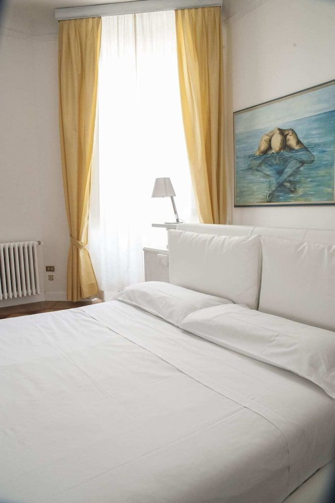 undefined Luxury Flat in Florence Centre 10