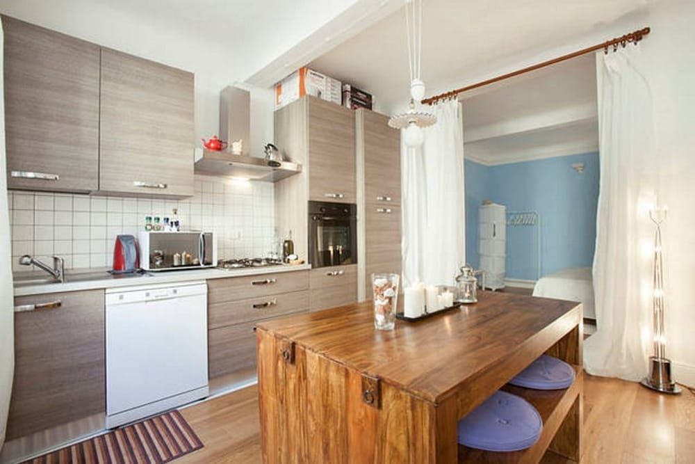 undefined Carmine Suite 4