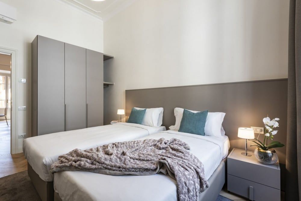 undefined Brunelleschi Stylish 10