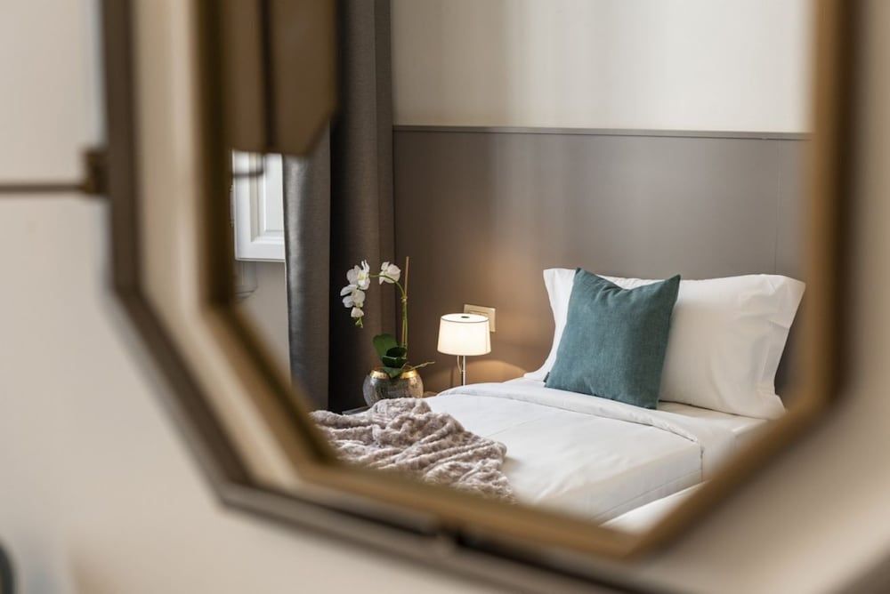 undefined Brunelleschi Stylish 4