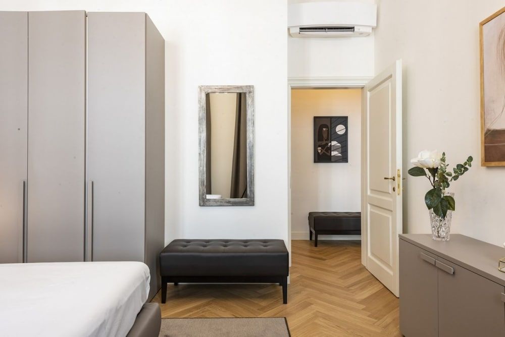 undefined Brunelleschi Stylish 8