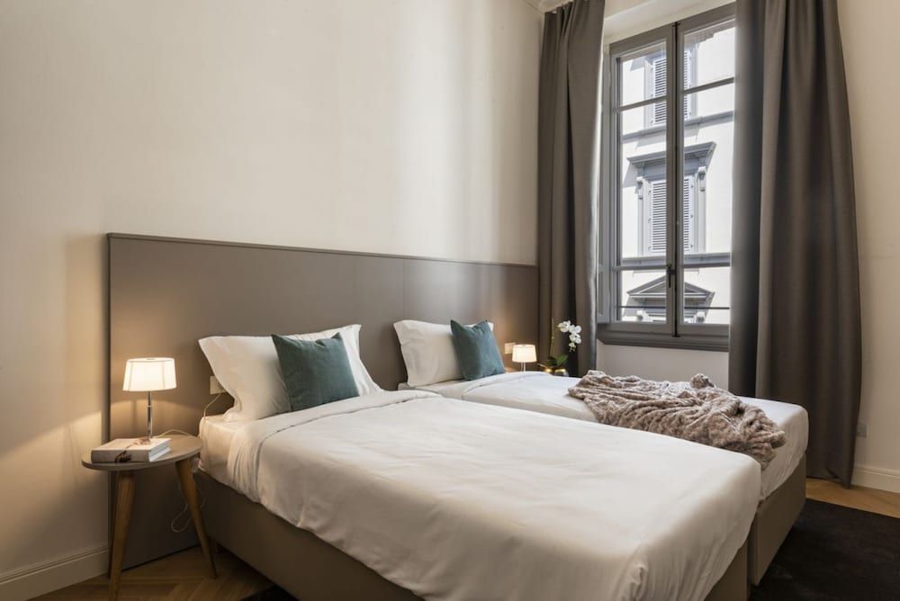 undefined Brunelleschi Stylish 6