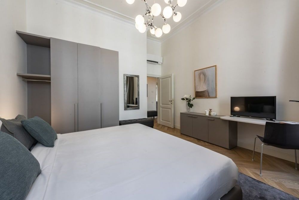 undefined Brunelleschi Stylish 7