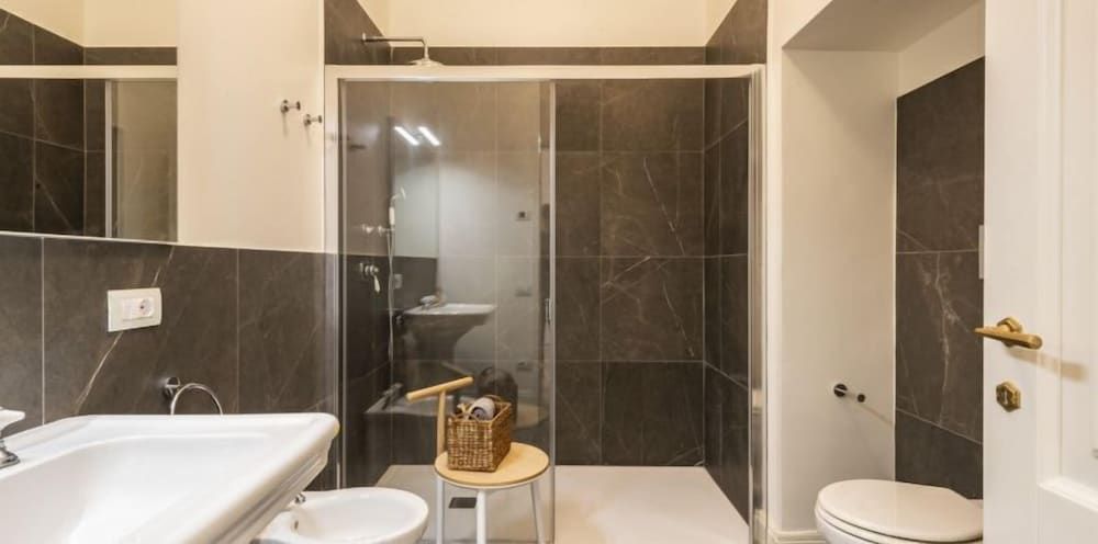 Brunelleschi Stylish Apartment, 2 Bedrooms 33