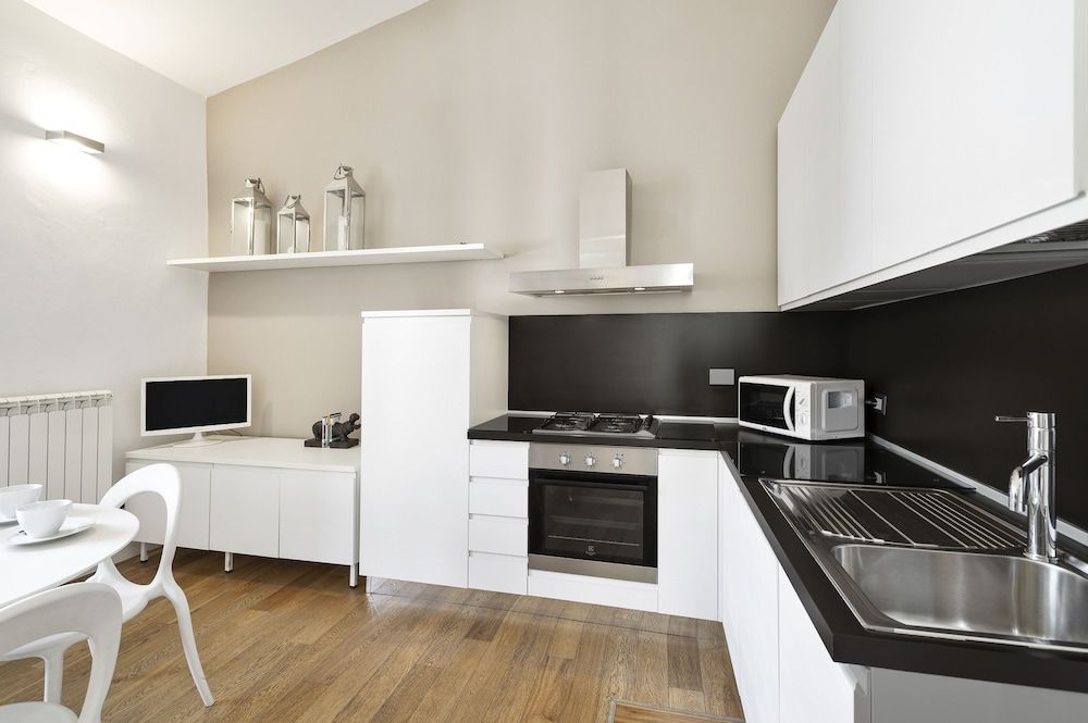 undefined Santa Croce Stylish Flat 6