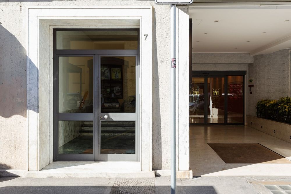 undefined Florence Ognissanti Apartment  2