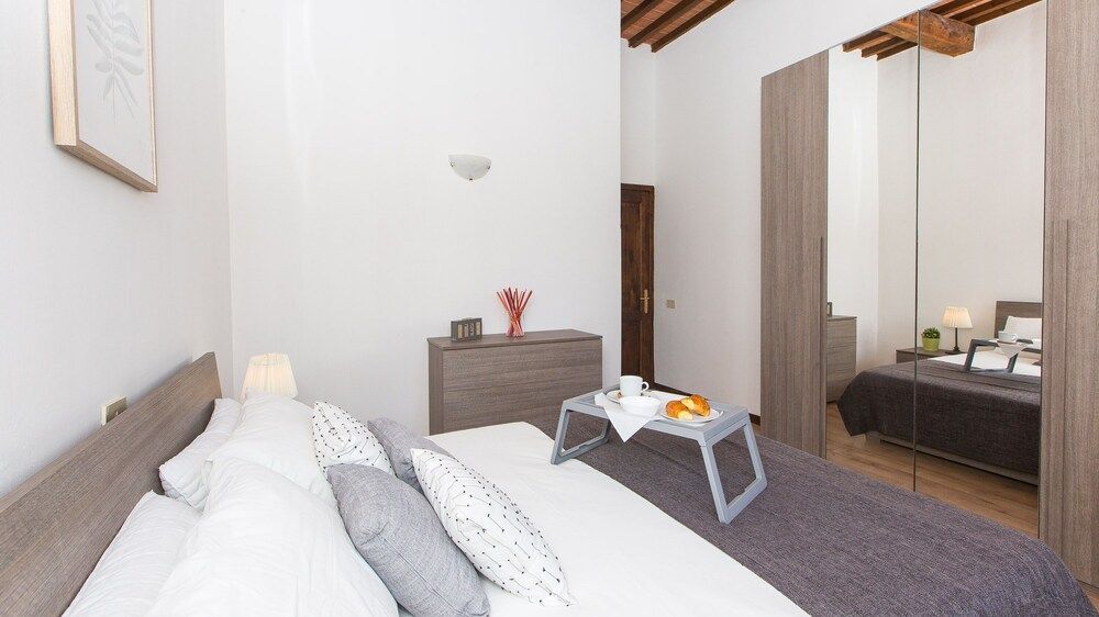 undefined Rental In Rome Rosselli Palace Deluxe 3 Apartment 4