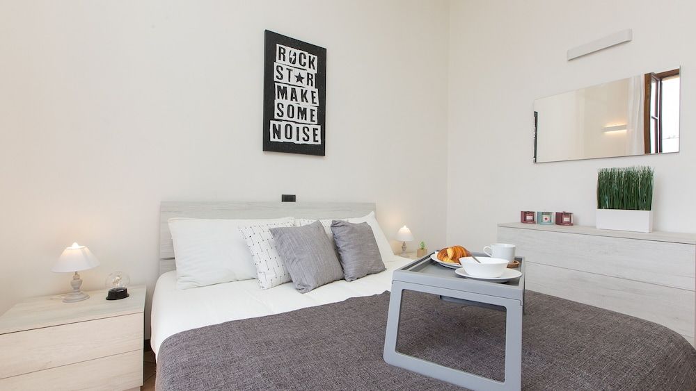 undefined Rental In Rome Rosselli Palace Apartment 5 8