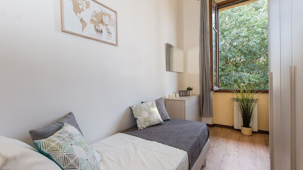undefined Rental In Rome Rosselli Palace Deluxe 4 Apartment 10