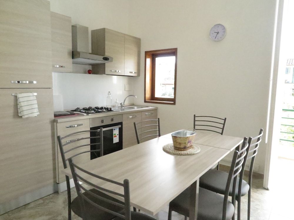 undefined Wine Apartments Florence Merlot 9