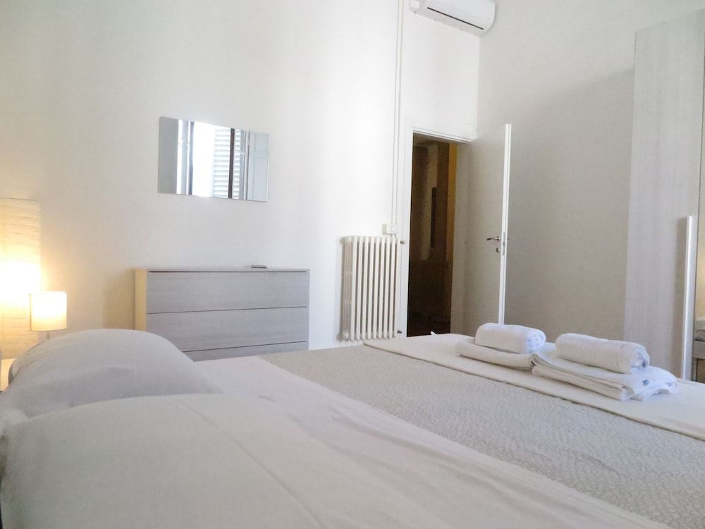 undefined Wine Apartments Florence Merlot 5