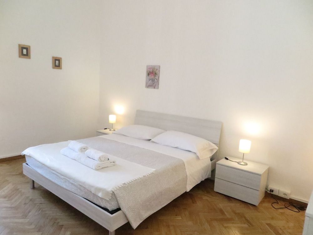 undefined Wine Apartments Florence Merlot 7