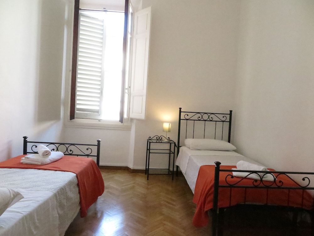 undefined Wine Apartments Florence Merlot 4