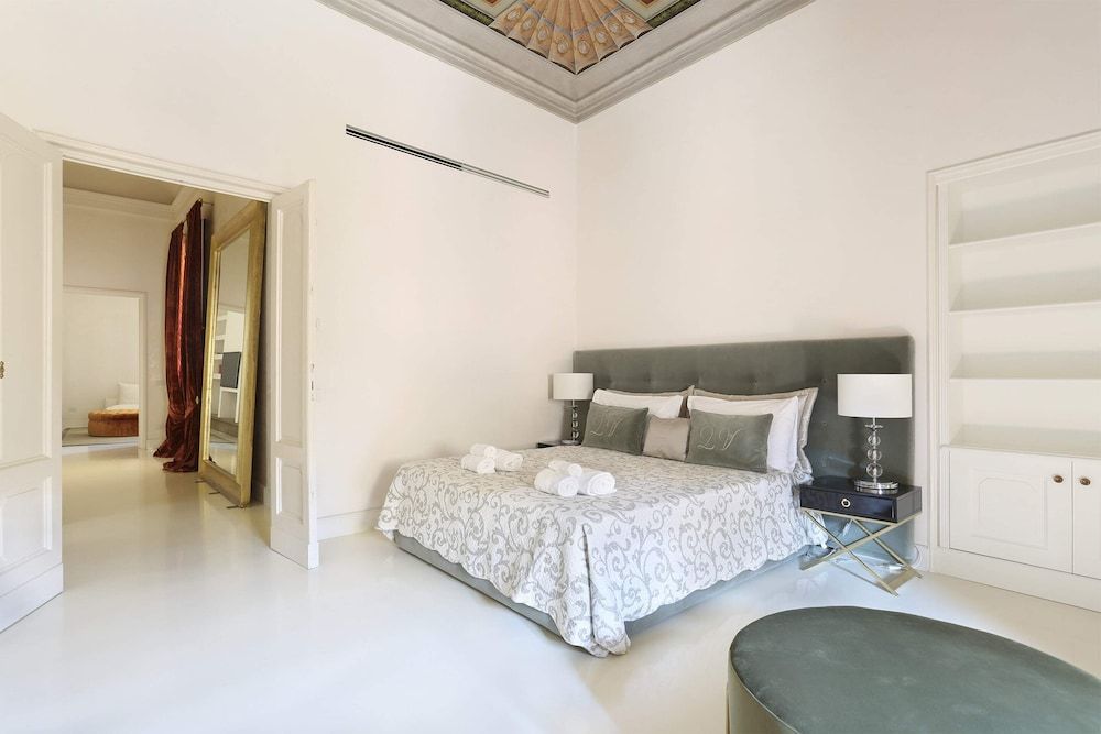 Luxury Apartment in Central Florence Apartment, 3 Bedrooms 8