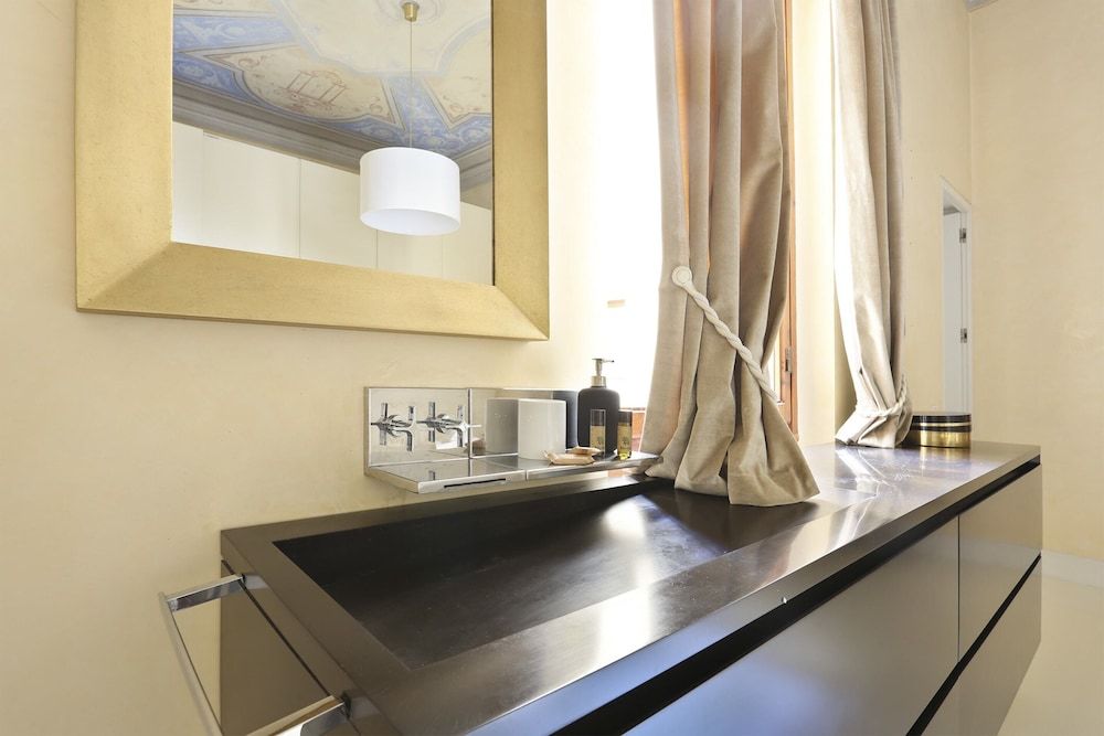 Luxury Apartment in Central Florence Apartment, 3 Bedrooms 12