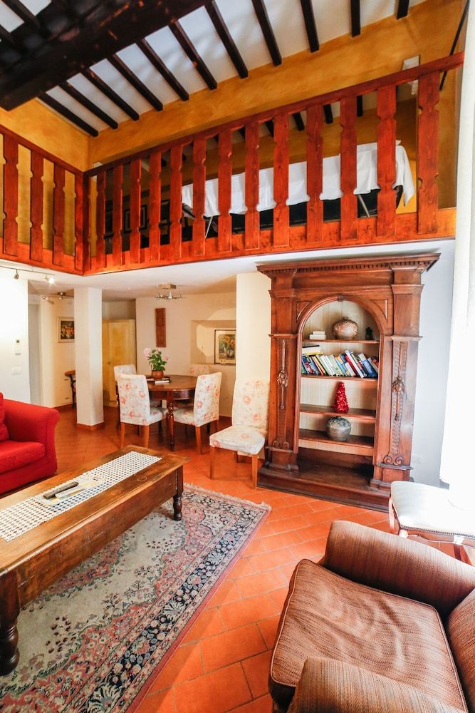 undefined Traditional apt Close to The Duomo - private yard! 7